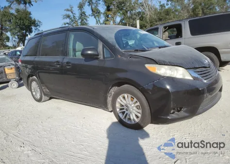 2011 Toyota Sienna Xle z USA, uszkodzony, nr VIN 5TDYK3DC3BS002392